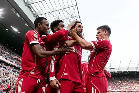 المفاوضات بدأت.. ليفربول يتحرك لتدعيم دفاعه